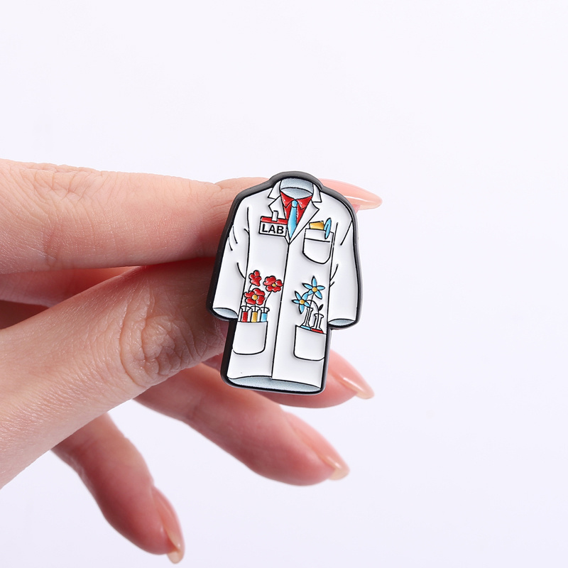 Broches en émail pour blouse d - Medical Lab Gifts avis et prix
